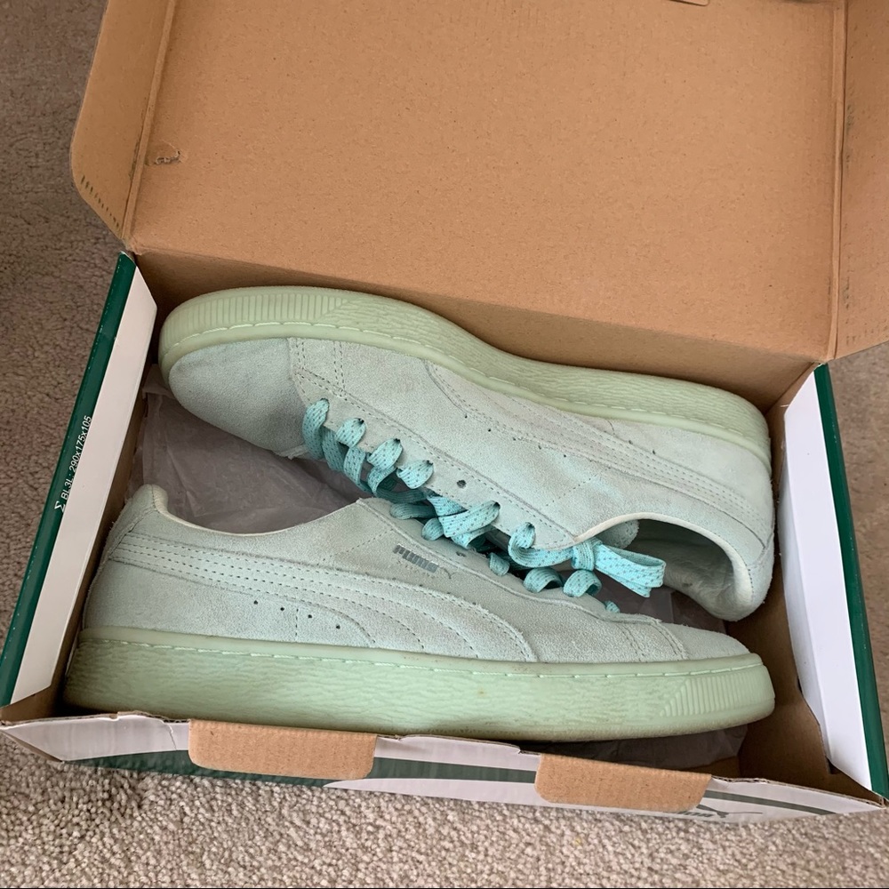 ‼️ PUMA Womens Suede Shoes‼️